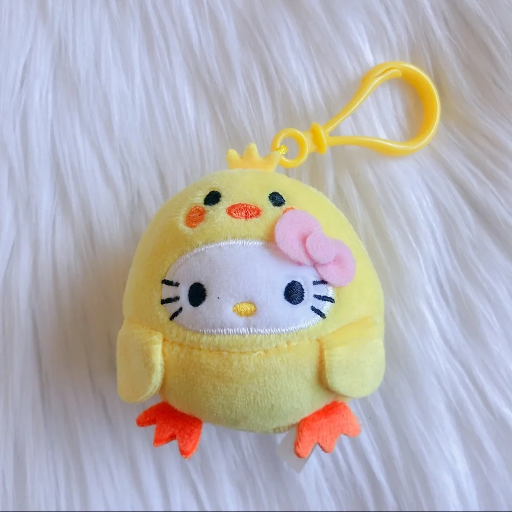Hello Kitty little chicken keychain, brand new - Picture 1 of 2